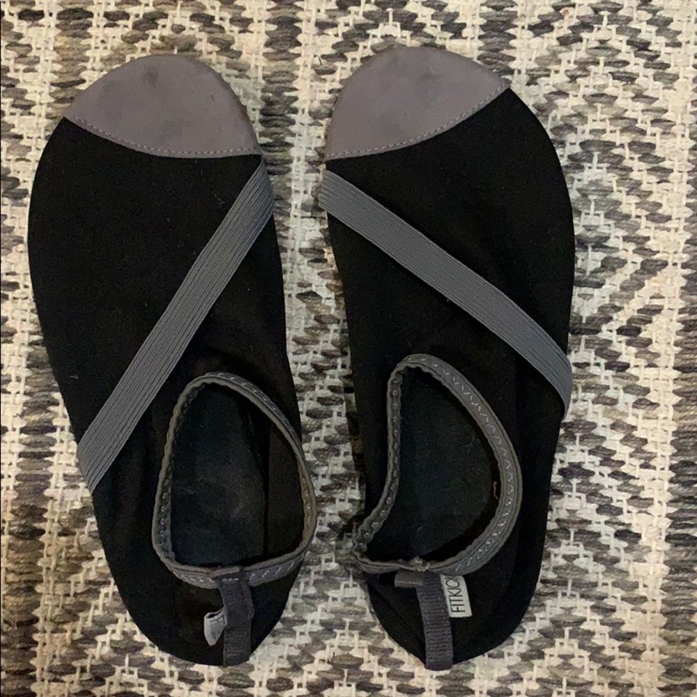 Fitkicks black/grey Comfort flats Size Medium Or 7